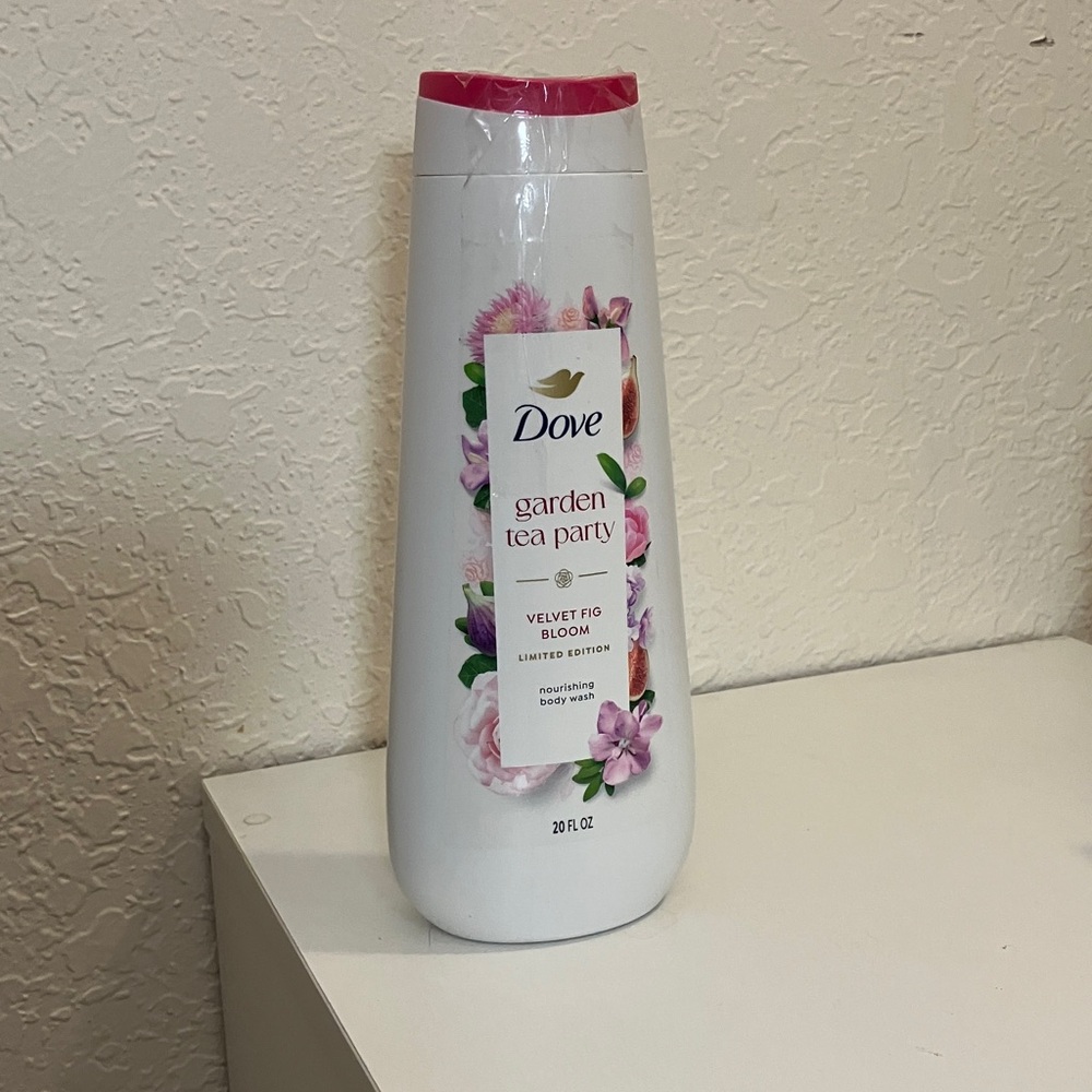 Dove Limited Edition Garden Tea Party Velvet Fig Bloom Body Wash